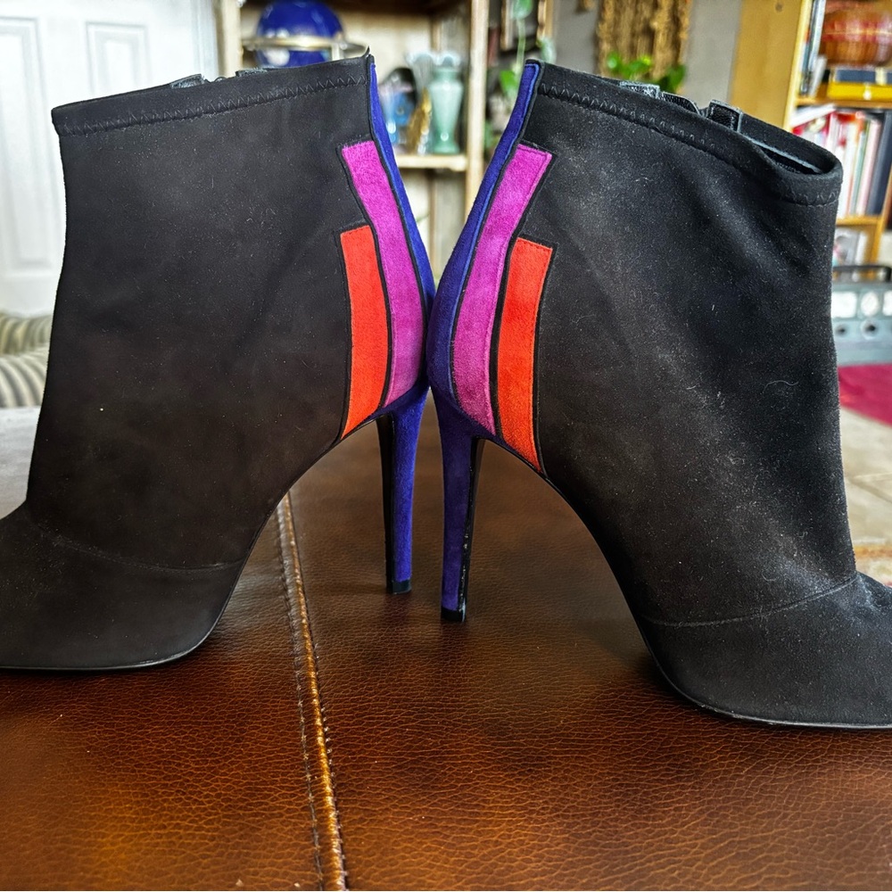 Elegant, Spanish-made Heeled Boots by Gordana Dimirijevic